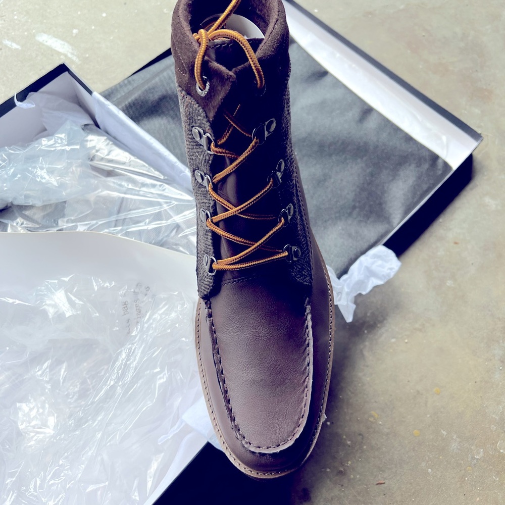 Never worn winter boots, mixed material, leather